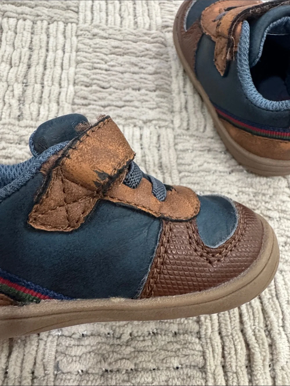 Stride Rite Suprize Toddler Sneakers in Brown & Navy